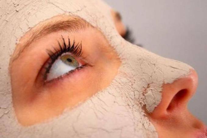 Como remover hematomas sob os olhos: TOP-3 máscaras eficazes