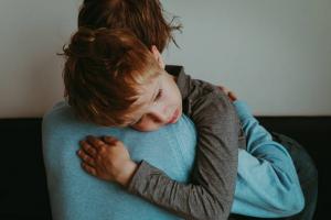 10 sinais de que a criança precisa mostrar um psicólogo: um lembrete para os pais
