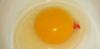 Os mais perigosos os ovos com um pontinho vermelho