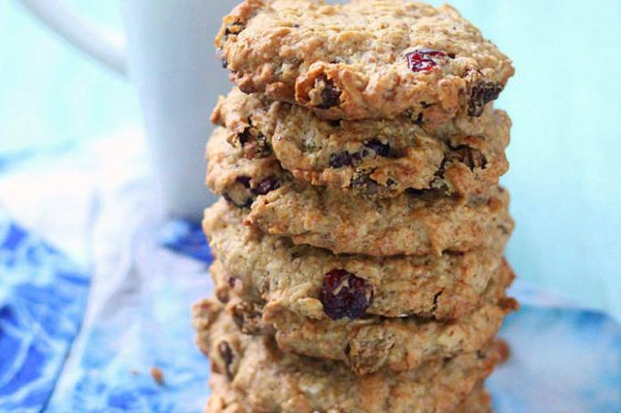 O que cozinhar para um estudante no café da manhã: biscoitos com cranberries