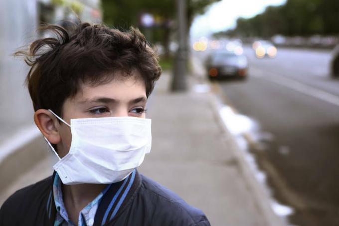 O Ministro da Saúde da Ucrânia disse quantas máscaras por dia você precisa para dar uma criança à escola
