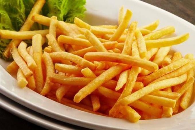 Batatas fritas inofensivas para crianças como no McDonald's: uma receita passo a passo