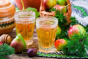 Como fazer uzvar de frutas secas para o Natal: 3 receitas