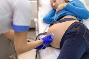 Os médicos aconselham dar à luz o primeiro filho após os 30
