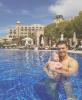 O ex- "The Bachelor" Dmitry Cherkasov tocou Rede imagem com o filho