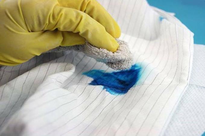 Como limpar o marcador permanente de diferentes superfícies: métodos comprovados