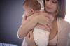 Como manter o recém-nascido nos braços: 5 maneiras de corrigir