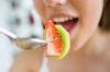 É possível comer a fruta no benefício do tempo de dieta e danos de frutose e glicose
