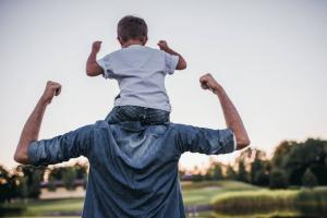 Como ajudar seu filho a se tornar mais confiante: Dicas psicólogo
