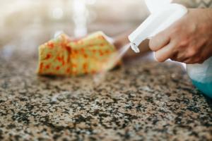 5 maneiras incomuns de manter a louça limpa