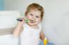 Os 5 mitos principais sobre os dentes de leite em que os pais acreditam