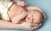 Cortando o cordão umbilical: como o bebê se sente?